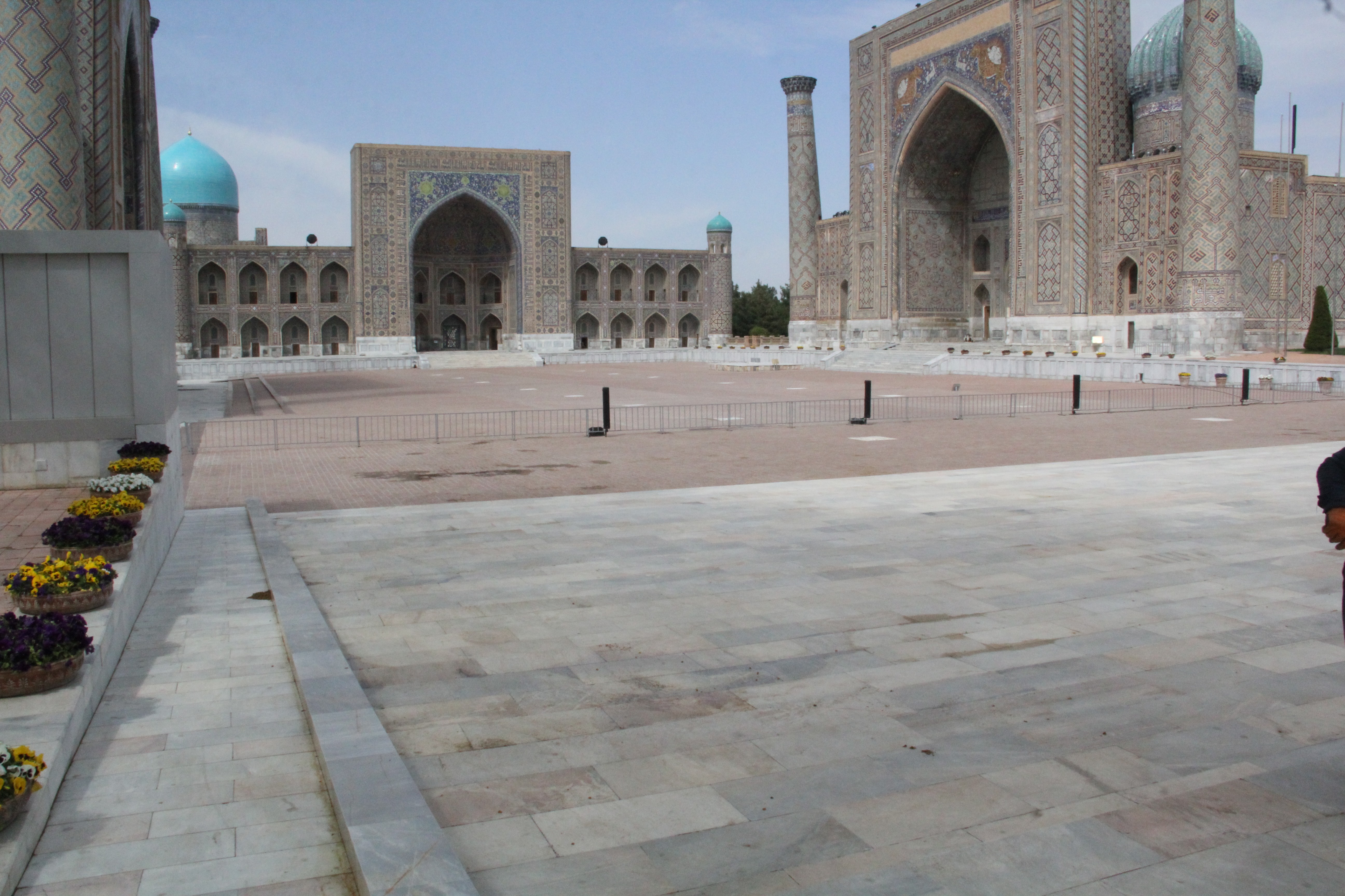 Андижан самарканд. Андижан самарканд. Фергана узбекистан. Самарканд регистан гулистан. Медресе джами в андижане.