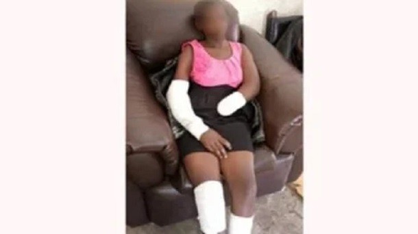 Sperma bilan qoplangan mushukning uy qurilishi jinsiy aloqa fotosuratlari