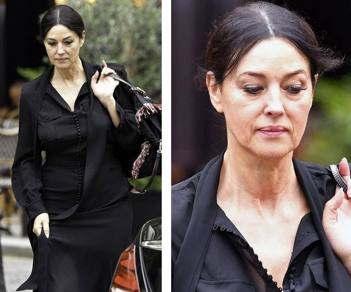 Nozik, yoshli qiz yechinyapti, 18 yosh