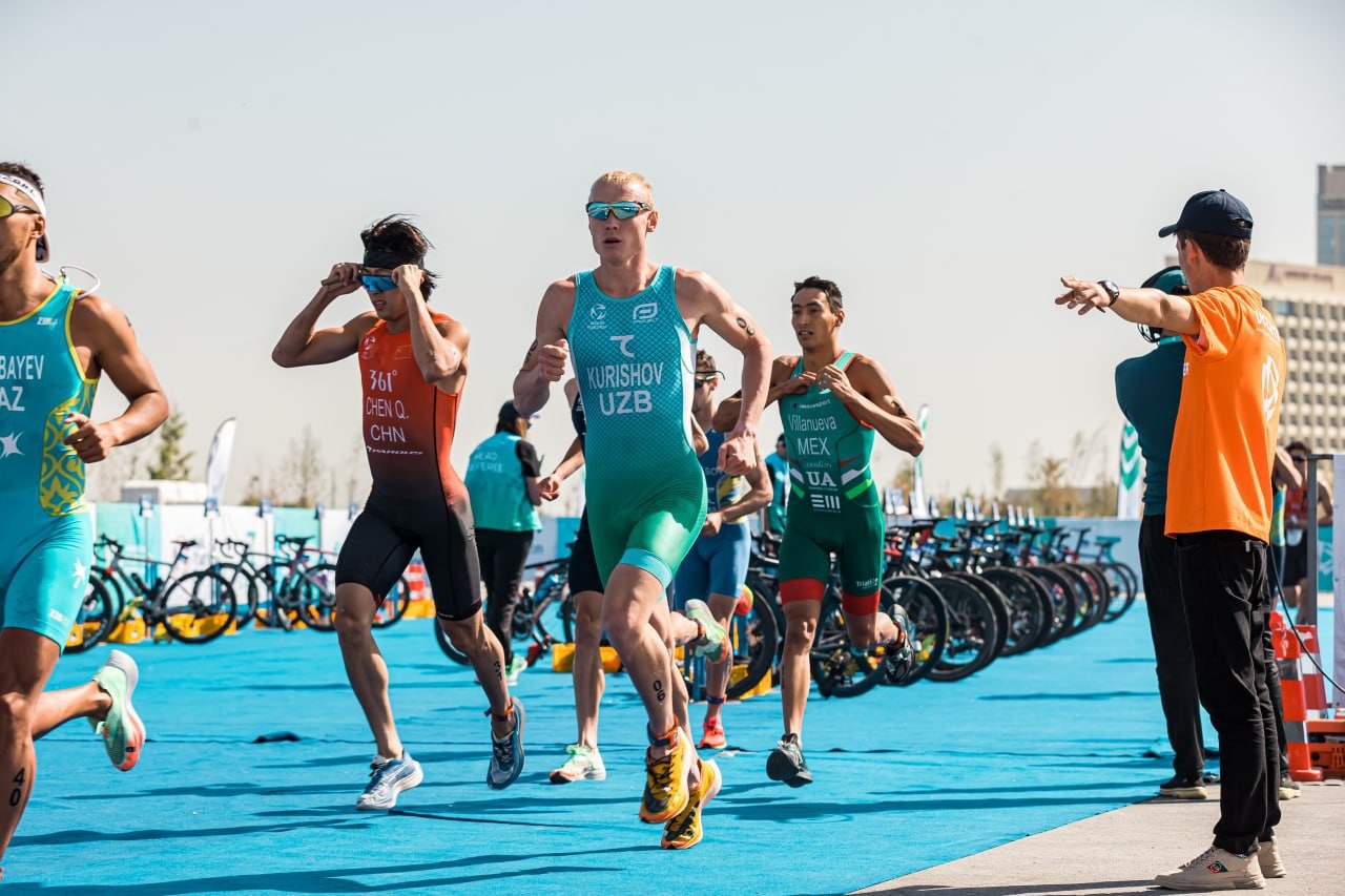 Триатлон спринт. Триатлон фото. World triathlon cup samarkand. Национальный триатлон. Триатлон самарканд.