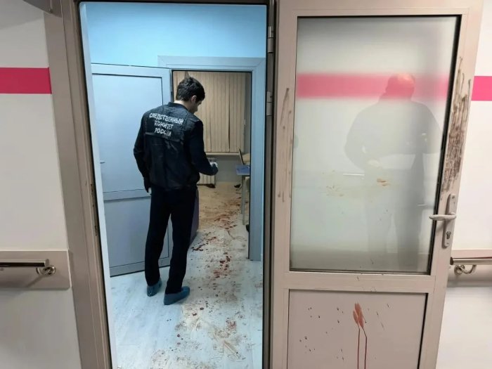 Доғистонда бир эркак касалхонада шифокорларга пичоқ билан ҳужум қилди