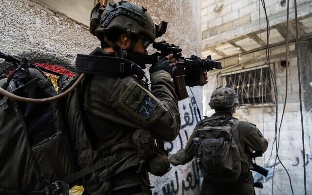 Isroil Rafahdan mumkin bo‘lgan evakuasiya va armiya hujumiga tayyorgarlik ko‘rmoqda