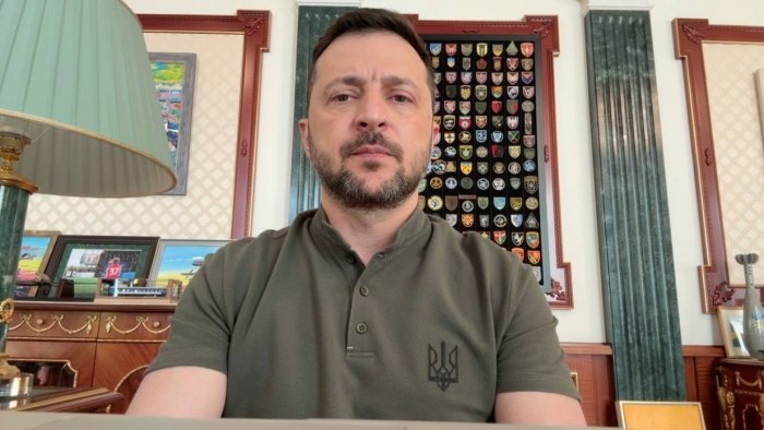 Зеленский: Украина Россия билан етакчилар даражасида музокара ўтказишга тайёр