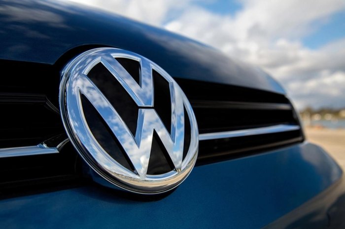 Volkswagen АҚШга автомобил етказиб беришни тарифлар туфайли тўхтатди
