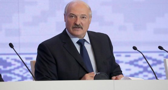 Lukashenkoning ta’kidlashicha, Minsk Polshaning harakatlarini kuzatmoqda.