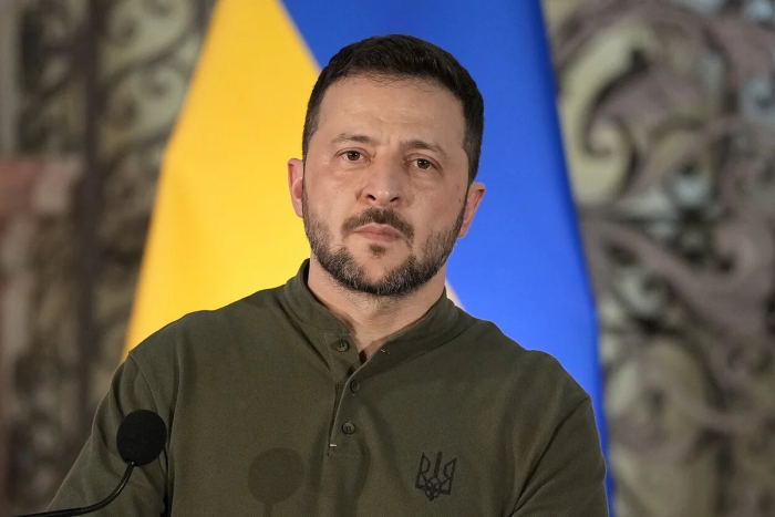 Zelenskiy Rossiyaga parad o‘tkazishga ruxsat beruvchi qarorni imzoladi
