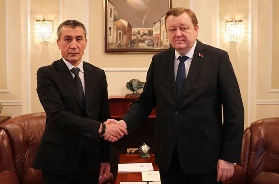 Ўзбекистон элчиси Беларусь ташқи ишлар вазирига ишонч ёрлиқлари нусхаларини топширди