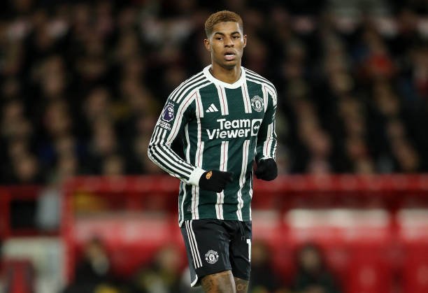 Англиялик юлдуз ҳужумчи "Барселона"га ўтиш учун Саудиядан келган йилига 40 миллион евролик таклифни рад этди