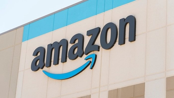 “Amazon” минглаб ходимнинг баҳридан ўтмоқда – сабаб маълум