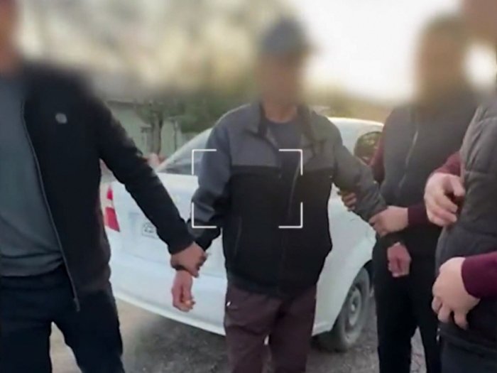 Жиззахда электр тармоғи ходими наркотик сотаётганда ушланди