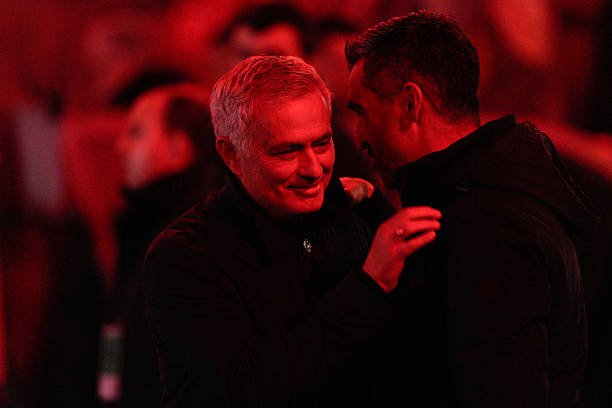 Жозе Моуриньо Португалия терма жамоасини бошқаради