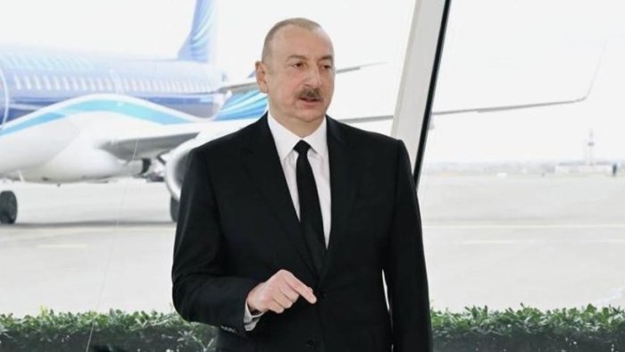 Aliyev: "Ozarbayjon mening ko‘rsatmam bilan Rossiyaning o‘nta shahri bilan parvozlarni to‘xtatdi"