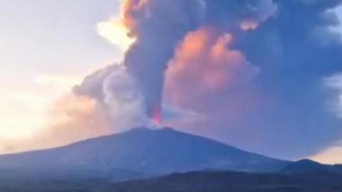 Etna vulqoni yana faollashdi