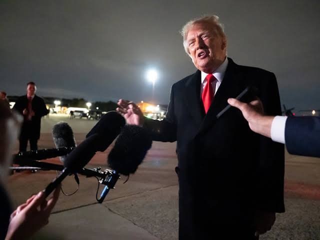 Трамп Зеленскийдан Россия нефт заводларига ҳужумларни тўхтатишни кутмоқда