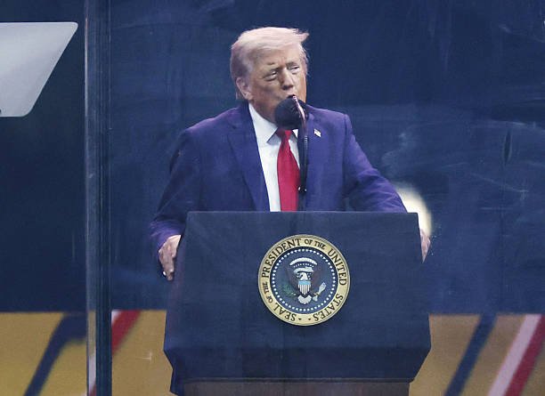 Трамп: "Барча Теҳронни зудлик билан тарк этсин!" Трамп: "Барча Теҳронни зудлик билан тарк этсин!"