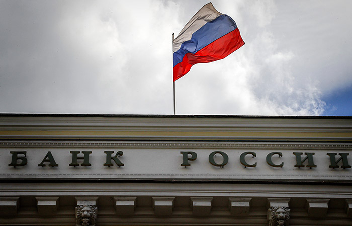 Putin yil oxirigacha "do‘st bo‘lmagan" mamlakatlar egalariga Rossiya banklari aksiyalarini sotishni taqiqlab qo‘ydi