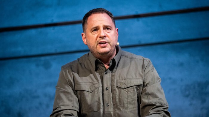 Ukrainada ichki nizo: Zelenskiy atrofidagilar Yermakning ishdan bo‘shatilishini talab qilmoqda