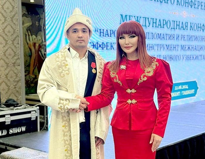 Akmal Hasanovga Chingiz Aytmatov nomidagi medal topshirildi