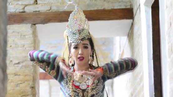 Yosh sartarosh bilan jinsiy aloqa video