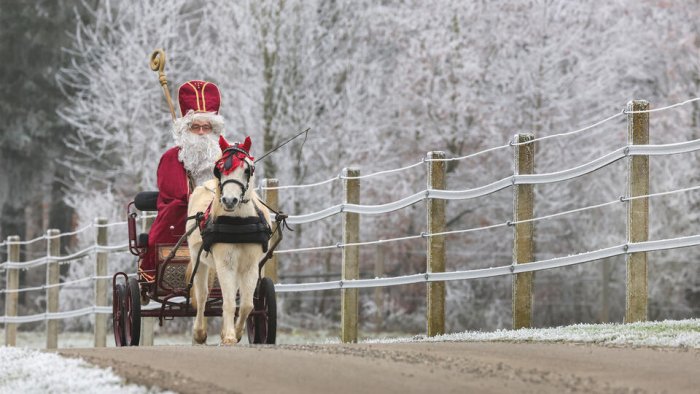 АҚШ ҳарбийлари Санта Клаус Россия узра учиб ўтганини маълум қилди