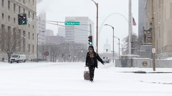 АҚШда қор бўрони туфайли 500 мингдан ортиқ уй электр таъминотисиз қолди
