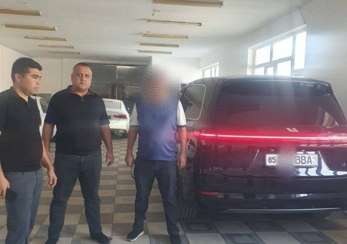 yalangoch bolmish qozoq ayoli