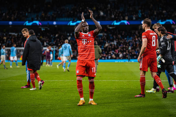 "Бавария" футболчиси "Манчестер Сити" билан ўйиндан сўнг жамоадошининг лабини ёриб қўйди