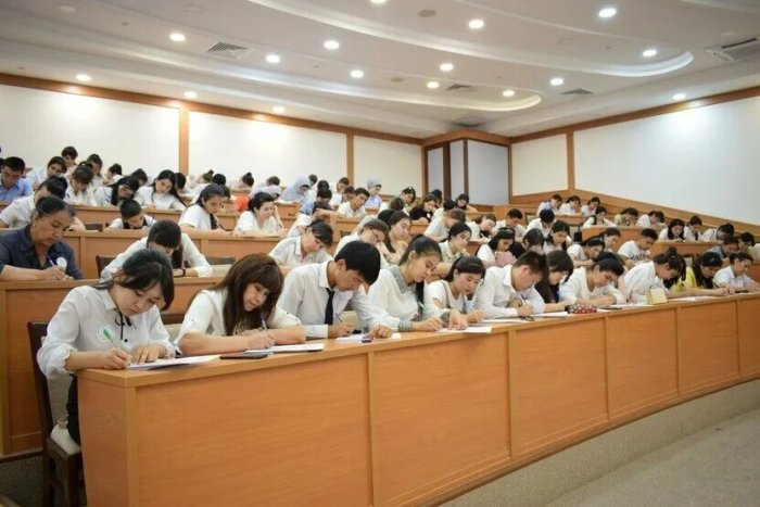 Таълим тизимида муҳим ўзгаришлар: ваколатлар вазирликка ўтказилмоқда