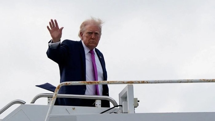 Tramp Xormuz bo‘g‘ozini ochmasdan ortga chekinadimi?