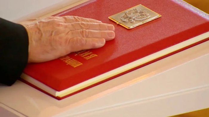  Rossiya Konstitusiyasini yana yangilaydimi?