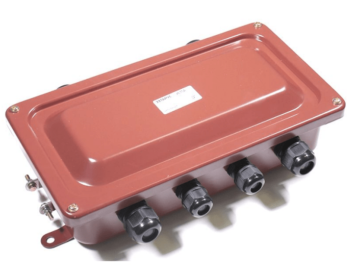 Metallicheskiye i plastikovie korobki otkritogo montaja: chem otlichayutsya i gde primenyayutsya