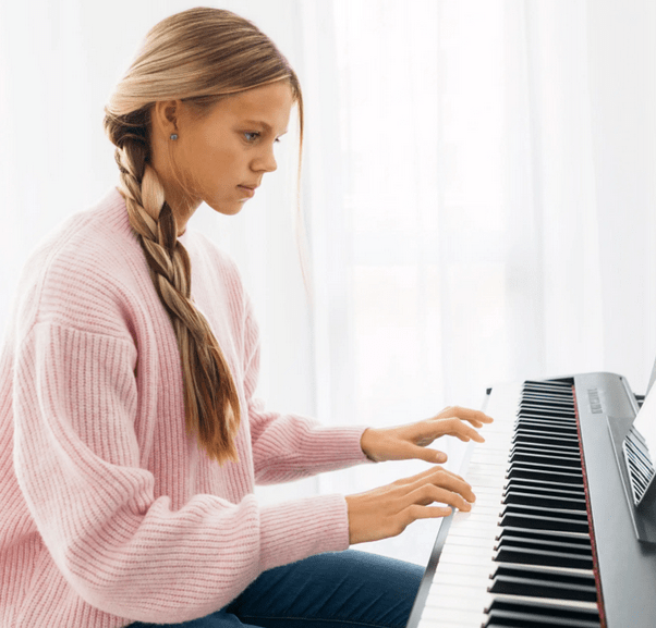 Как выбрать цифровое пианино недорого и не пожалеть через полгода