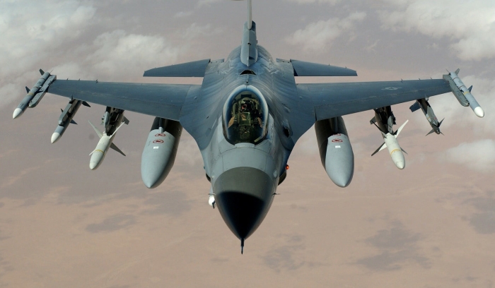 10 нафар украиналик аскар Нидерландияда F-16 қирувчи самолётларига техник хизмат кўрсатиш бўйича машғулотларни якунлади