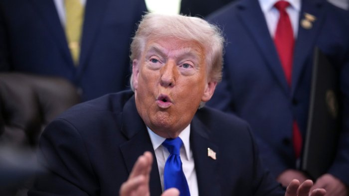 Трамп Эроннинг таклифини «қабул қилиб бўлмас» деб баҳолади