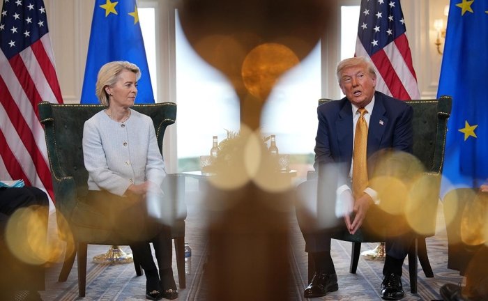 Tramp AQSh va YEI o‘rtasida savdo bitimi tuzilish ehtimolini "50 ga 50" deb baholadi