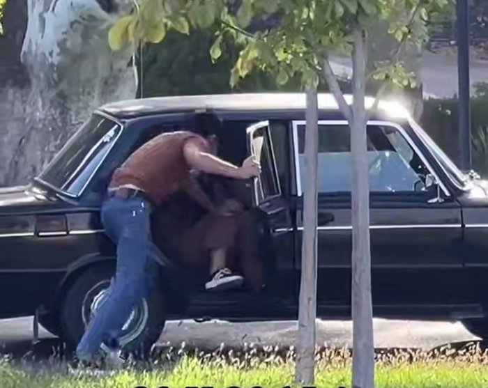 Самарқандда йигит қизни машинага солиб олиб кетмоқчи бўлдими?