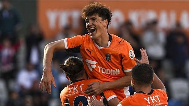 Шомуродов Туркияда тўпурарлар рўйхатида пешқадамлар сафида бормоқда