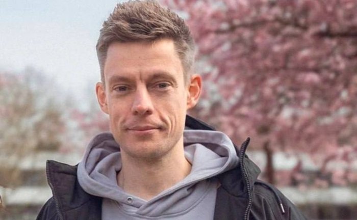 Россиялик журналист Юрий Дудь сиртдан қамоққа ҳукм қилинди