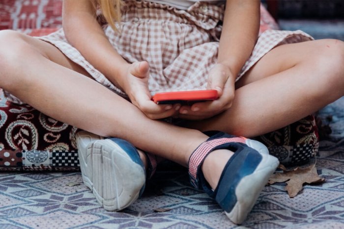 Daniya 15 yoshgacha bo‘lgan bolalar uchun ijtimoiy tarmoqlarni taqiqlamoqchi