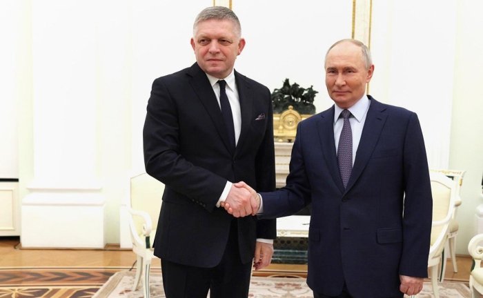 Словакия Бош вазири 9 май куни Путин билан учрашишини, бироқ парадда қатнашмаслигини маълум қилди
