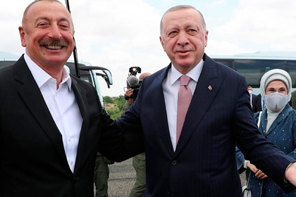 Erdog‘an Ilhom Aliyev bilan Tog‘li Qorabog‘ga keldi