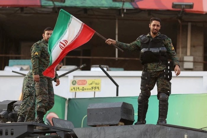 Islom inqilobi qo‘riqchilari korpusi Mojtaba Xomeneyga sodiqlik qasamyodini qabul qildi