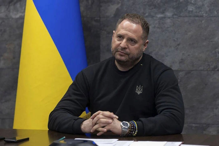 Prezident administrasiyasi rahbari ishdan ketdi