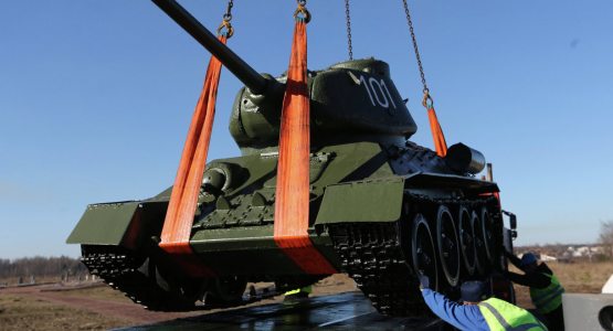 Москвада Т-34 танки сотувга қўйилди