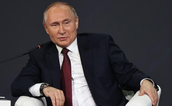 Putin Rossiya dollardan voz kechadimi degan savolga javob berdi