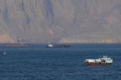 Hormuz bo‘g‘ozida transport harakati deyarli to‘xtadi — Bloomberg