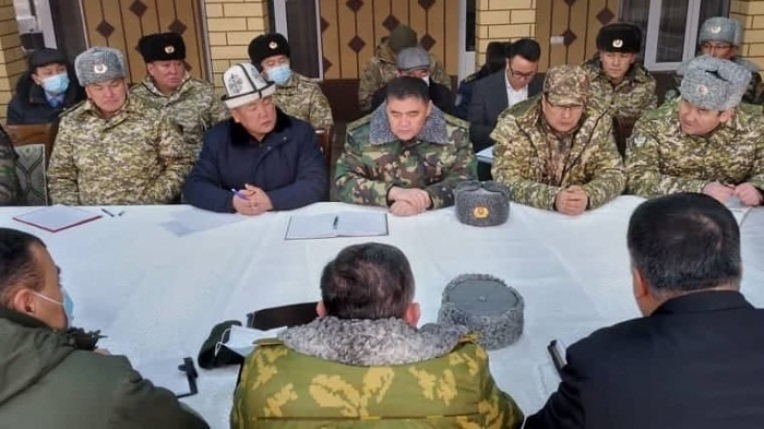 Tojikiston Chegara qo‘shinlari qo‘mondoni va Qirg‘iziston Milliy xavfsizlik davlat qo‘mitasi raisi muzokara o‘tkazmoqda (FOTO)