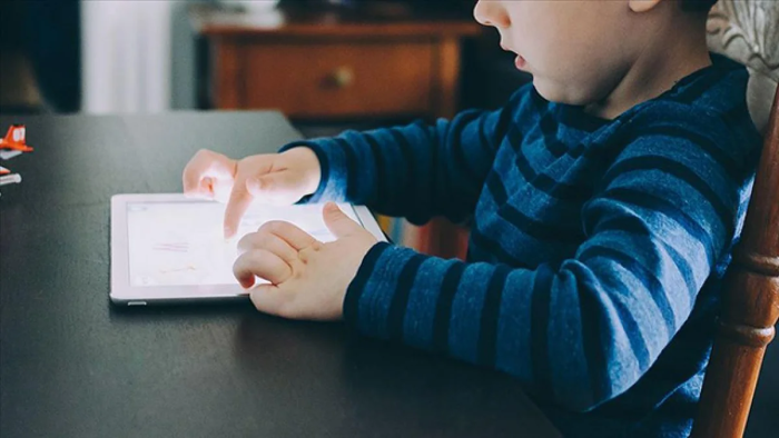 Туркияда 15 ёшгача бўлган болаларнинг ижтимоий тармоқларга кириши тақиқланди