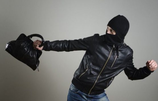 O‘g‘irlik qilgan xodim qanday jazolanadi?