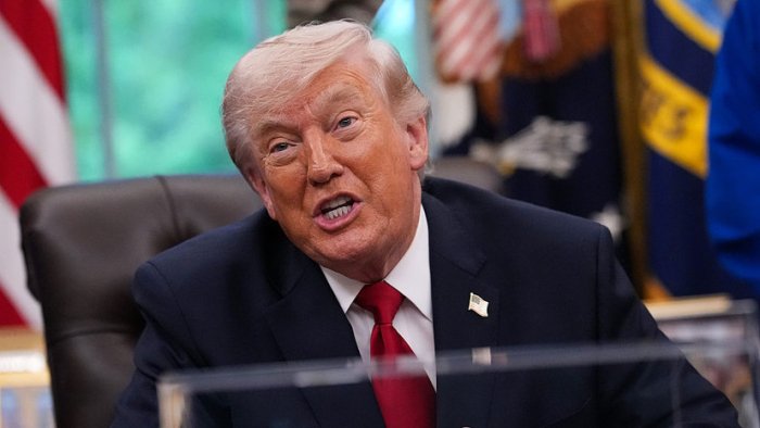 Трамп Путин билан суҳбатдан сўнг Украинанинг ҳарбий мағлубиятини эълон қилди